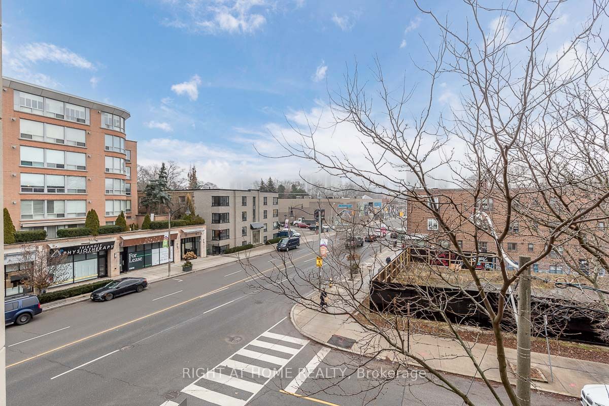 2 Alexandra Boulevard, #303