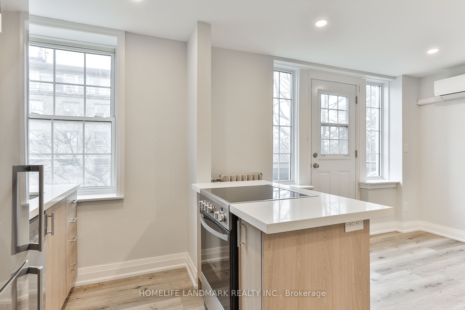 697 Eglinton Avenue W, #105