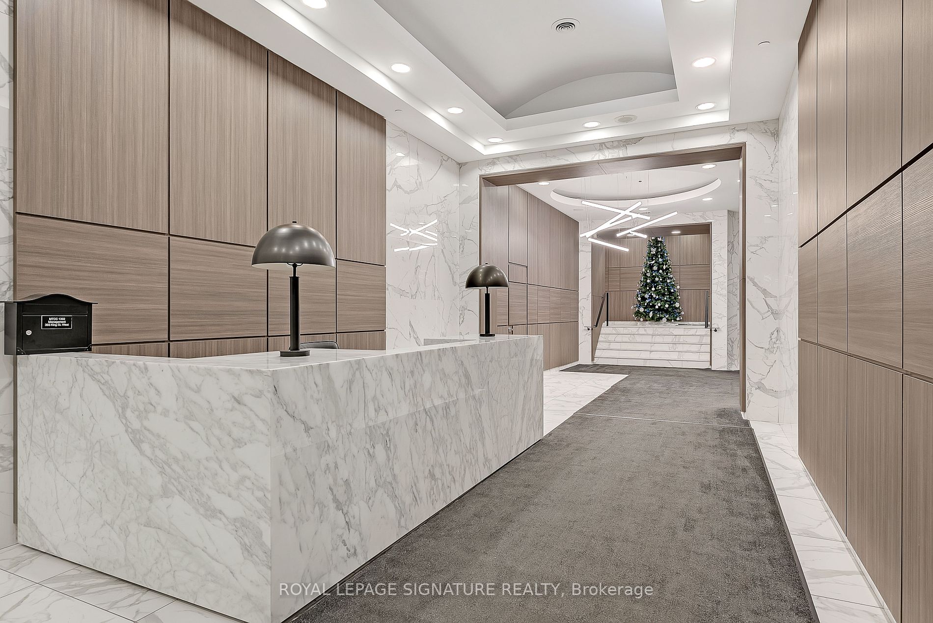 393 King Street W, #605