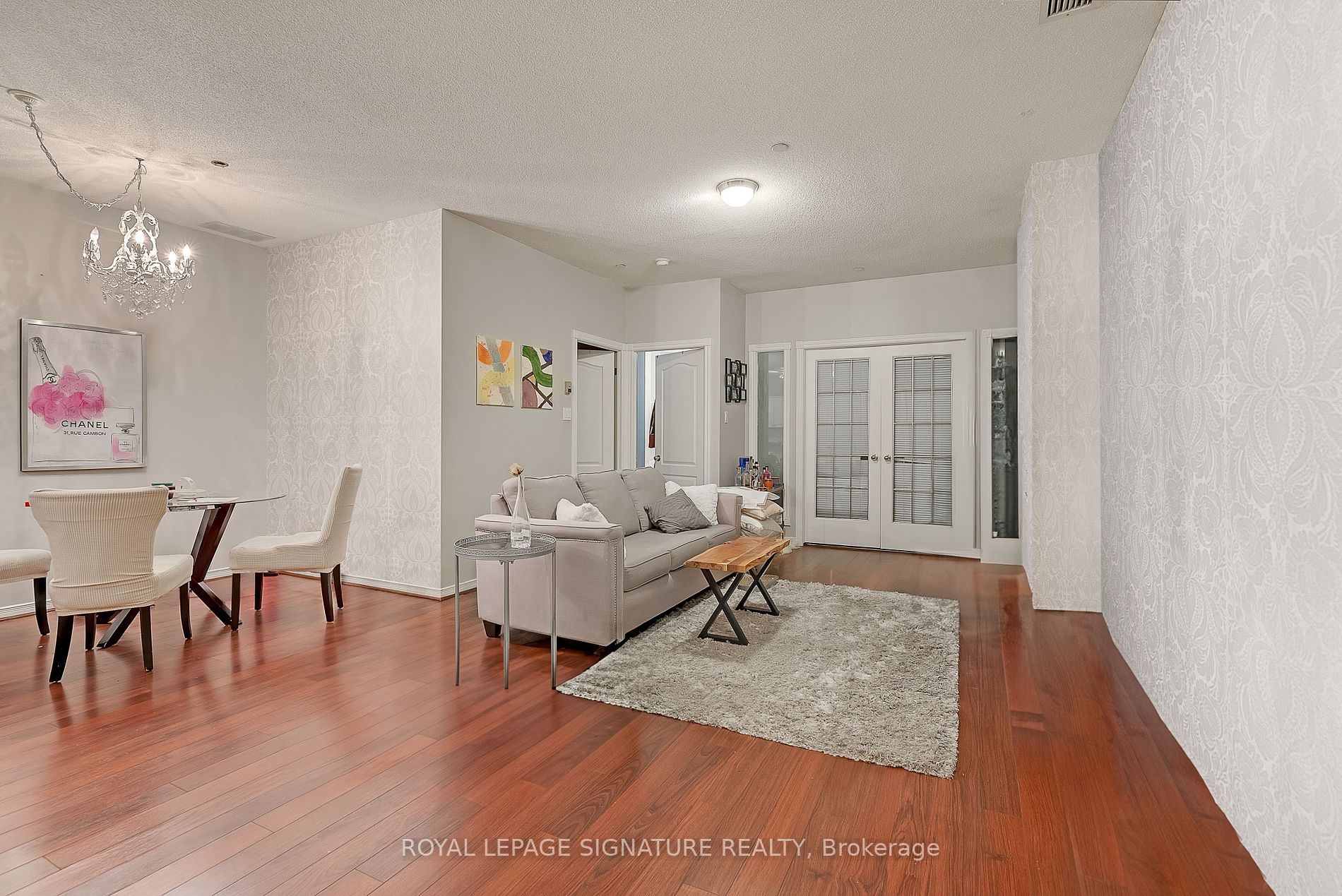 393 King Street W, #605