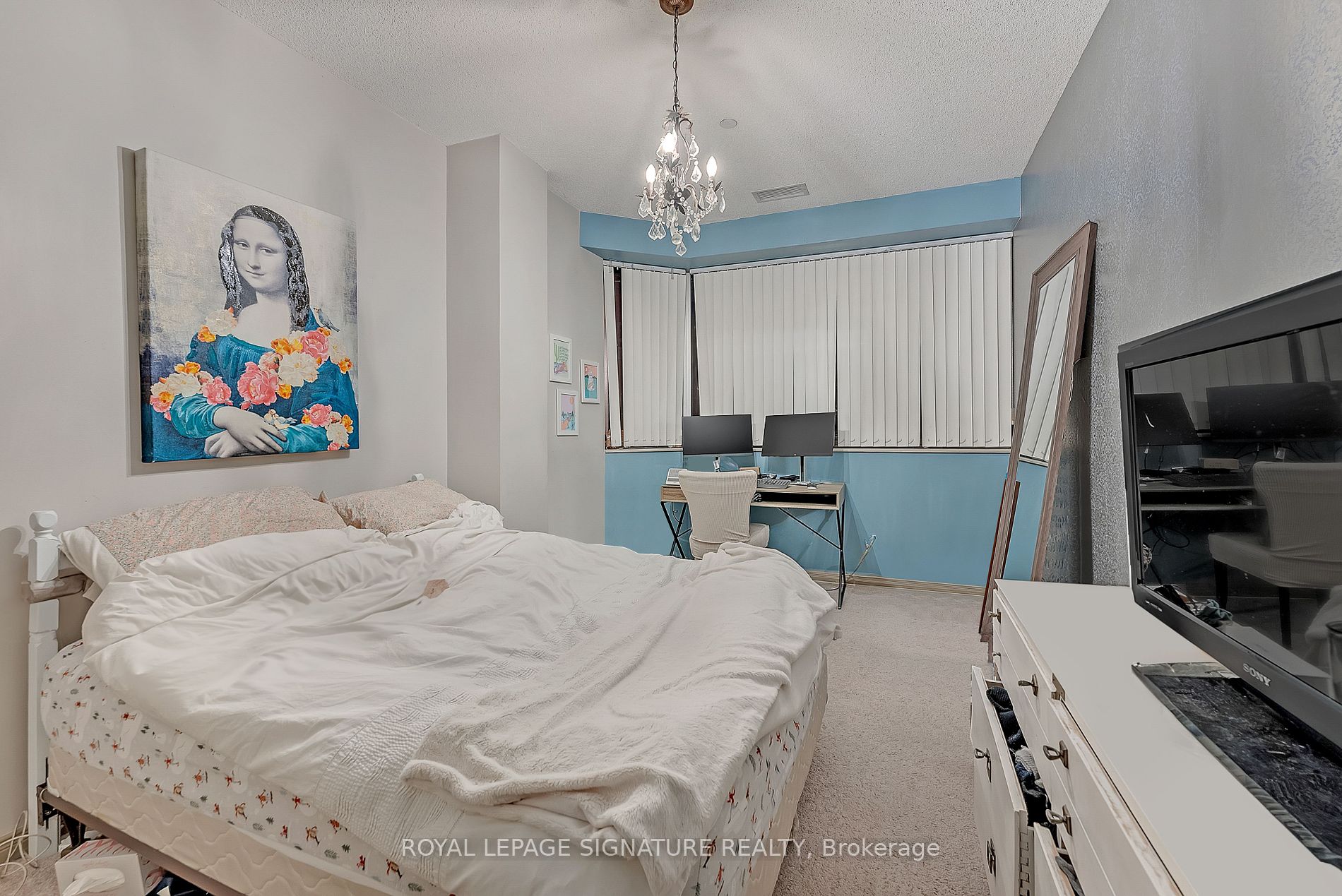 393 King Street W, #605