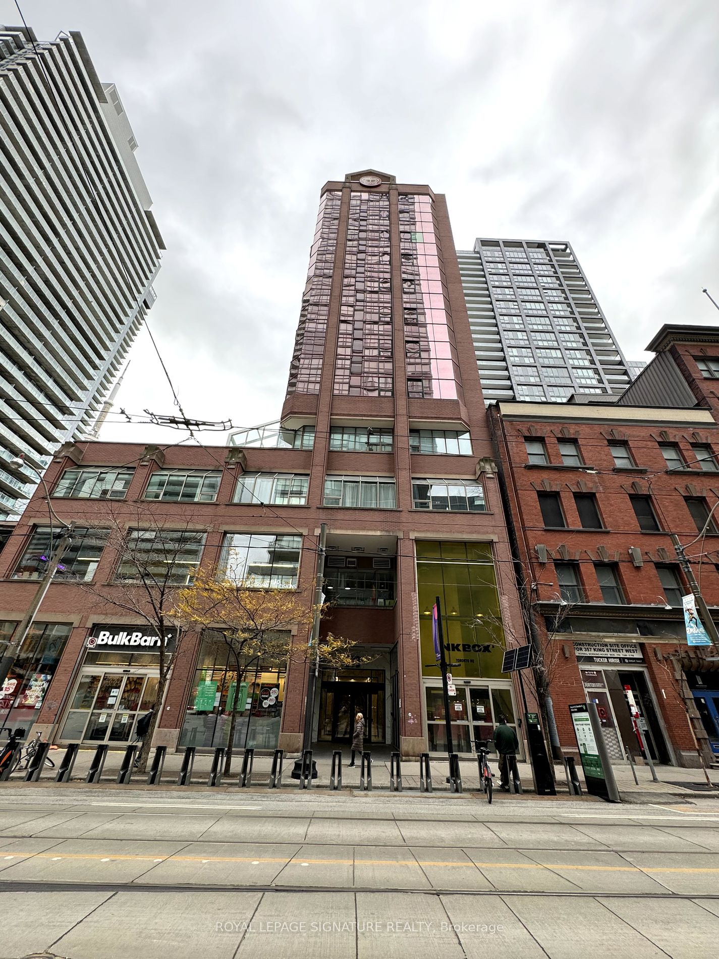 393 King Street W, #605
