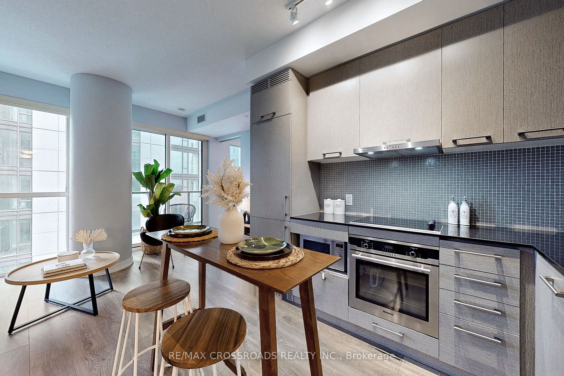 87 Peter Street, #2012