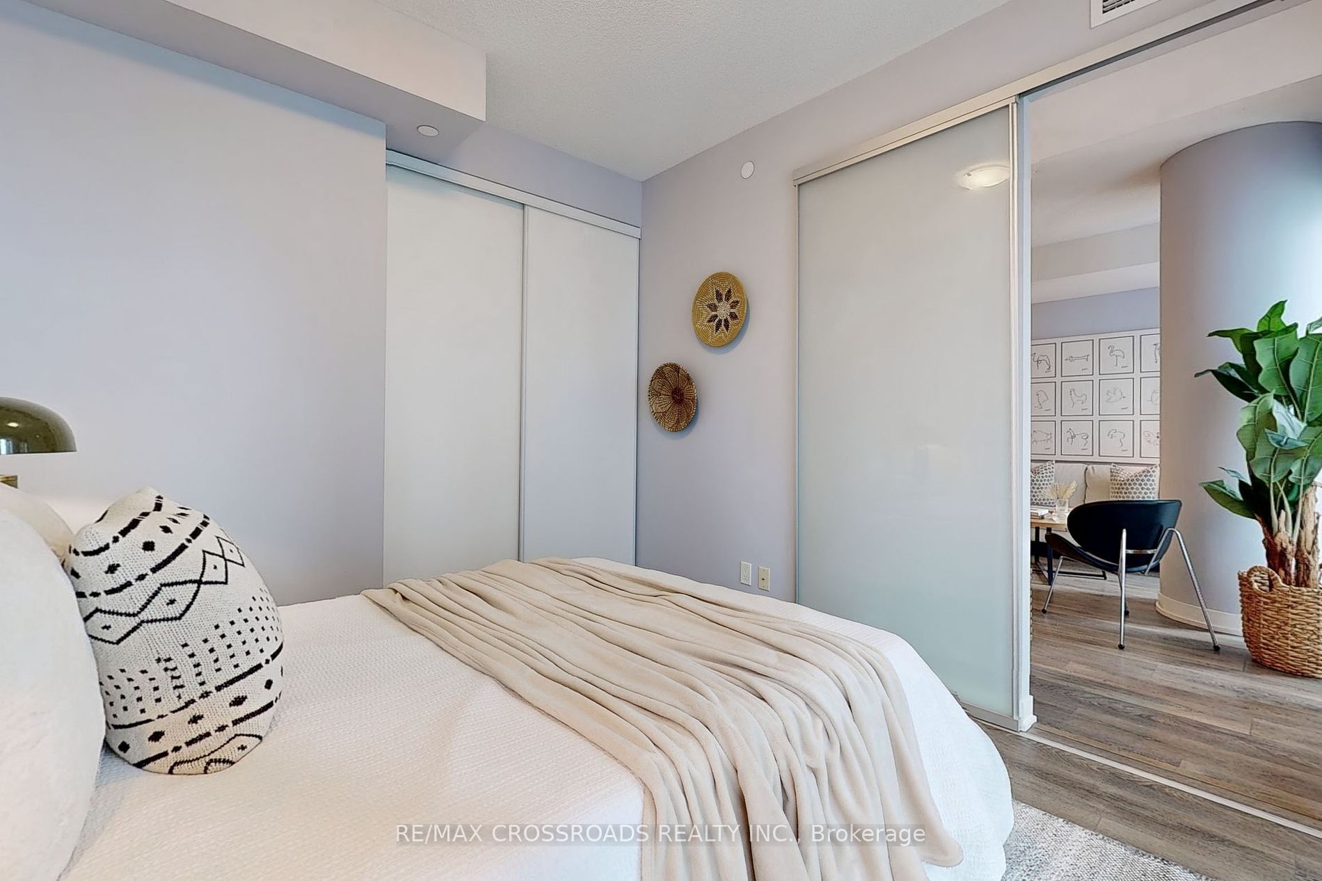 87 Peter Street, #2012