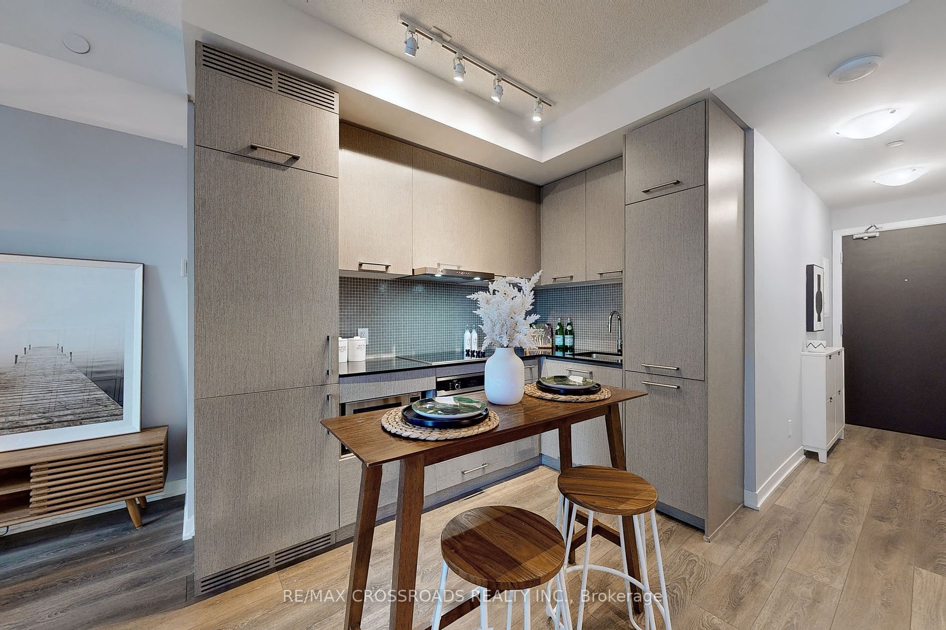 87 Peter Street, #2012