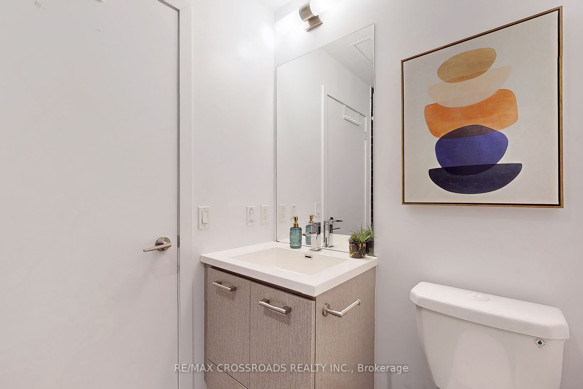87 Peter Street, #2012
