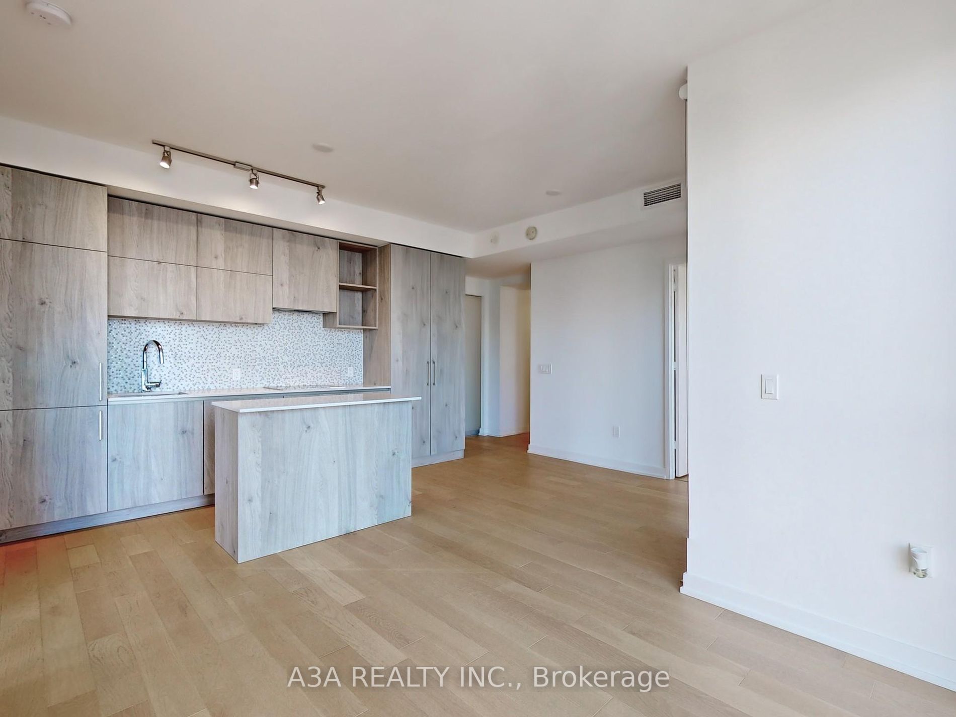 1 Yorkville Ave, #2605