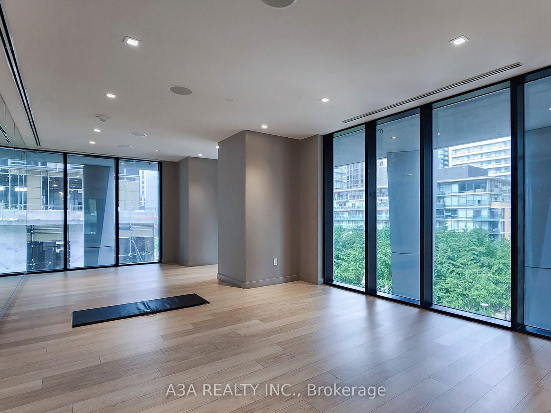 1 Yorkville Ave, #2605