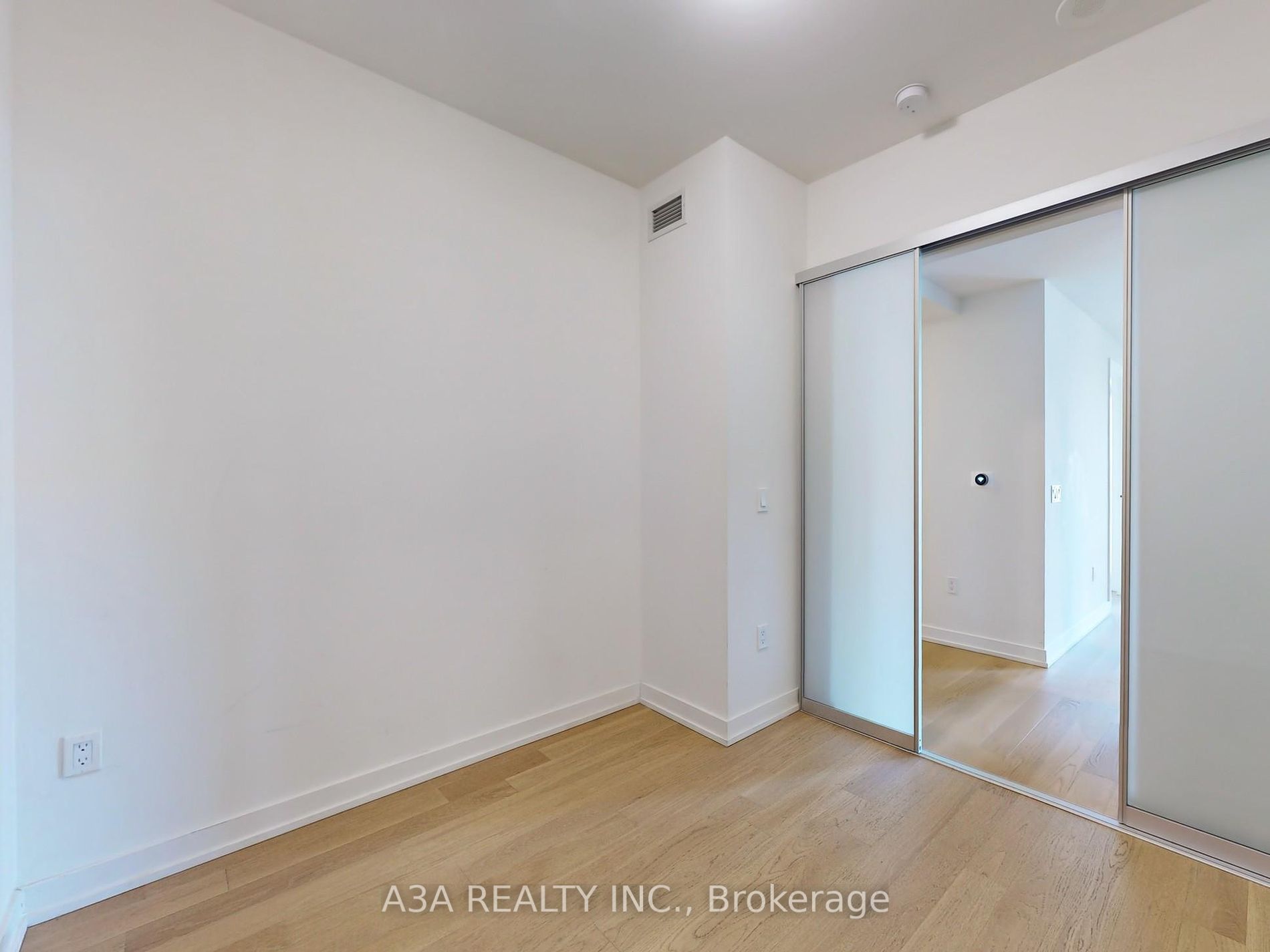 1 Yorkville Ave, #2605