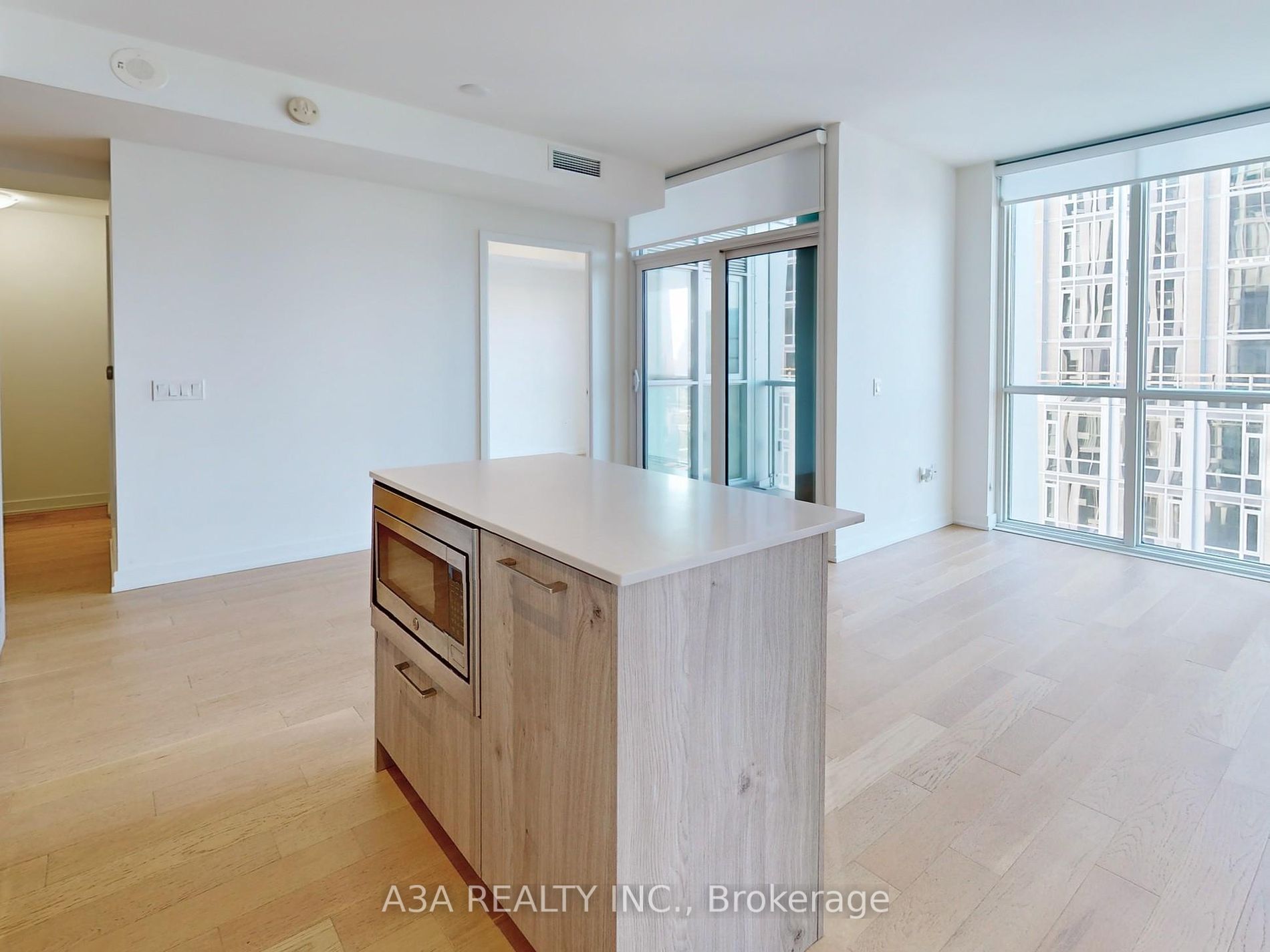 1 Yorkville Ave, #2605