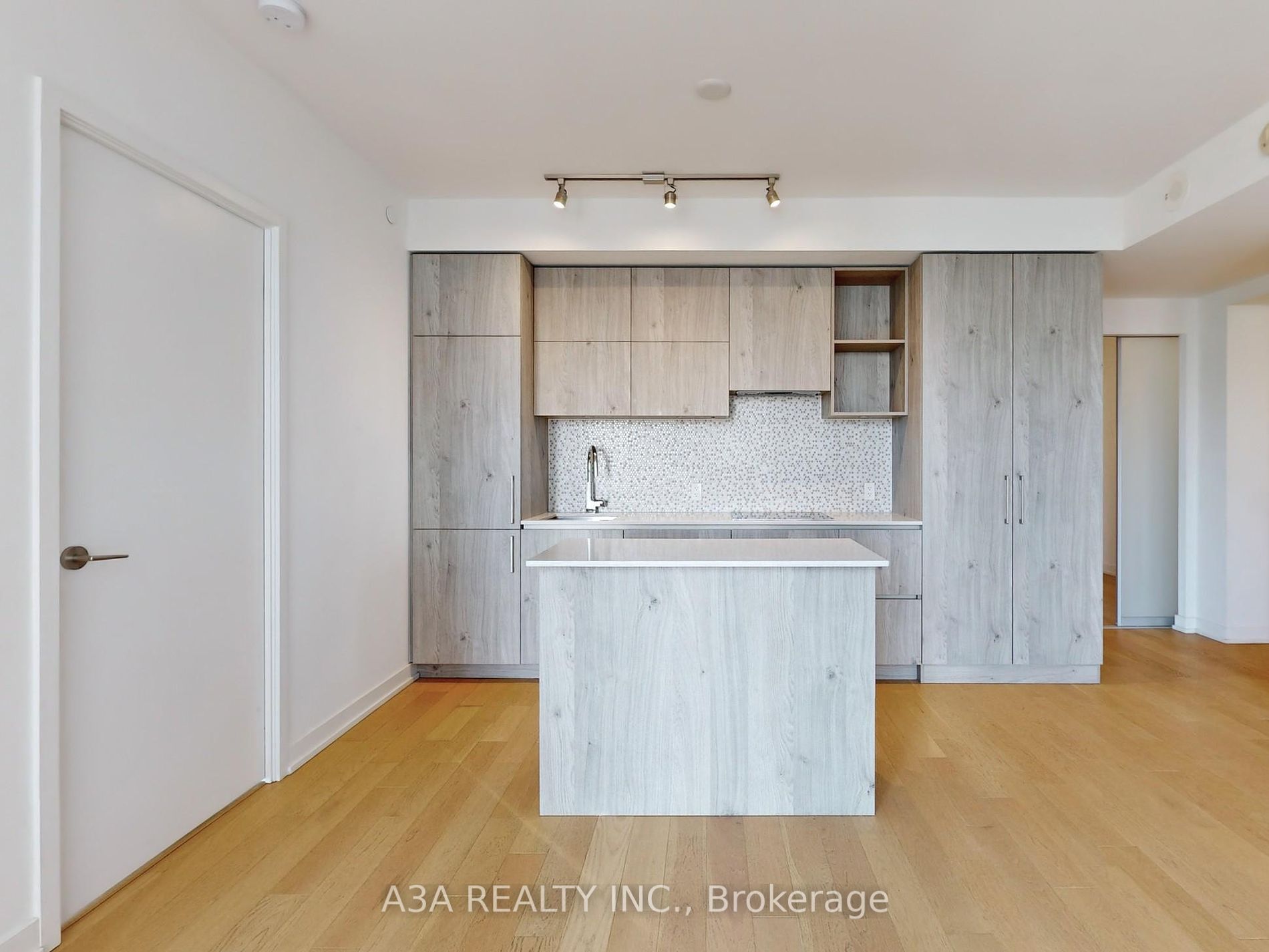 1 Yorkville Ave, #2605