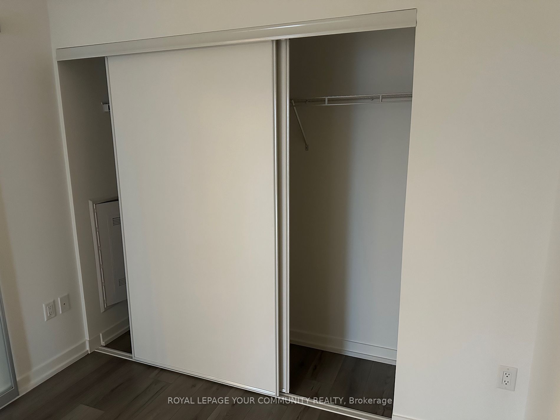 395 Bloor St E, #4001