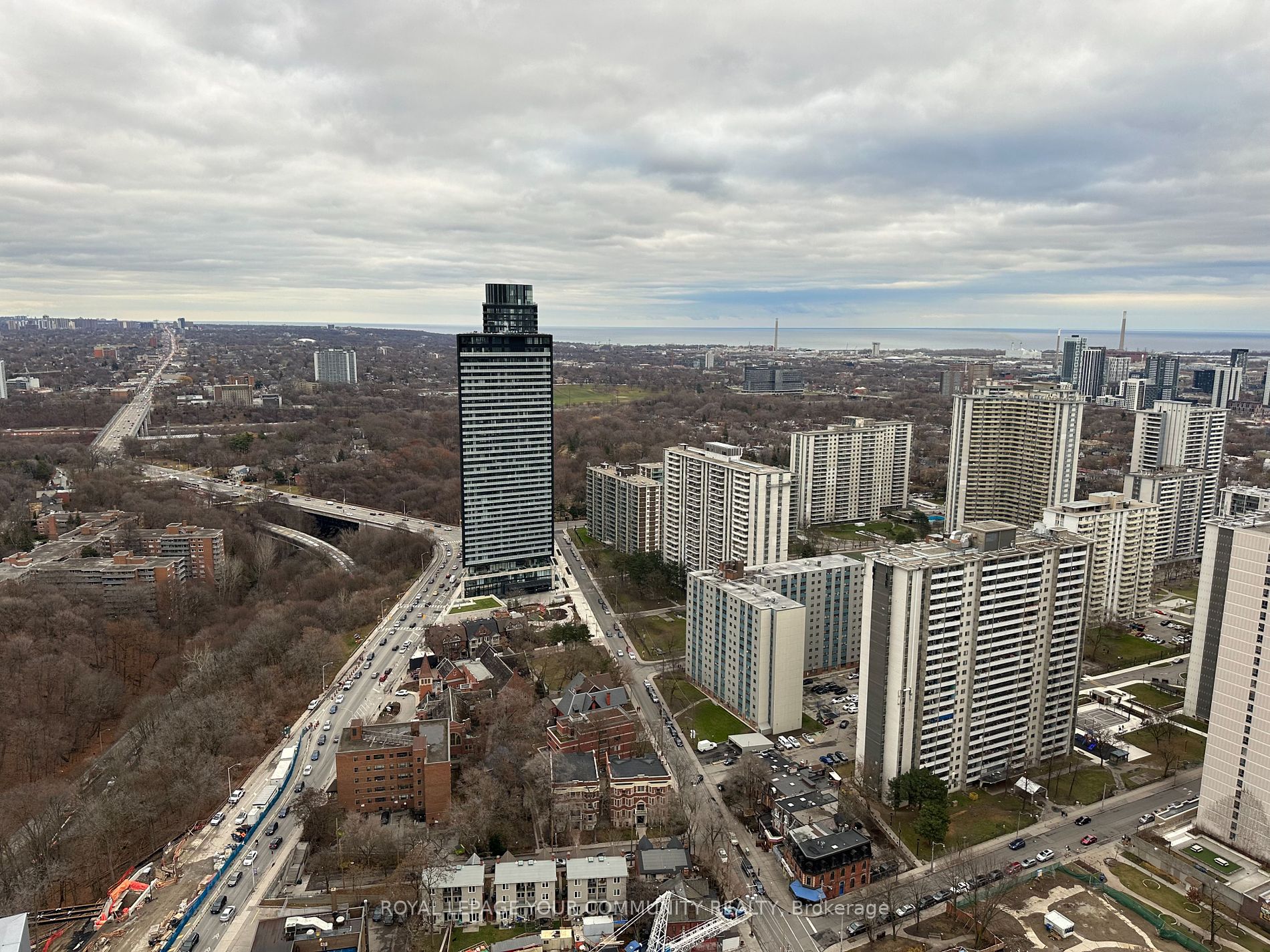 395 Bloor St E, #4001