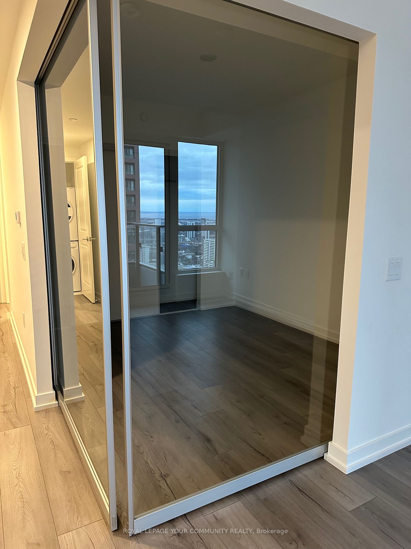 395 Bloor St E, #4001