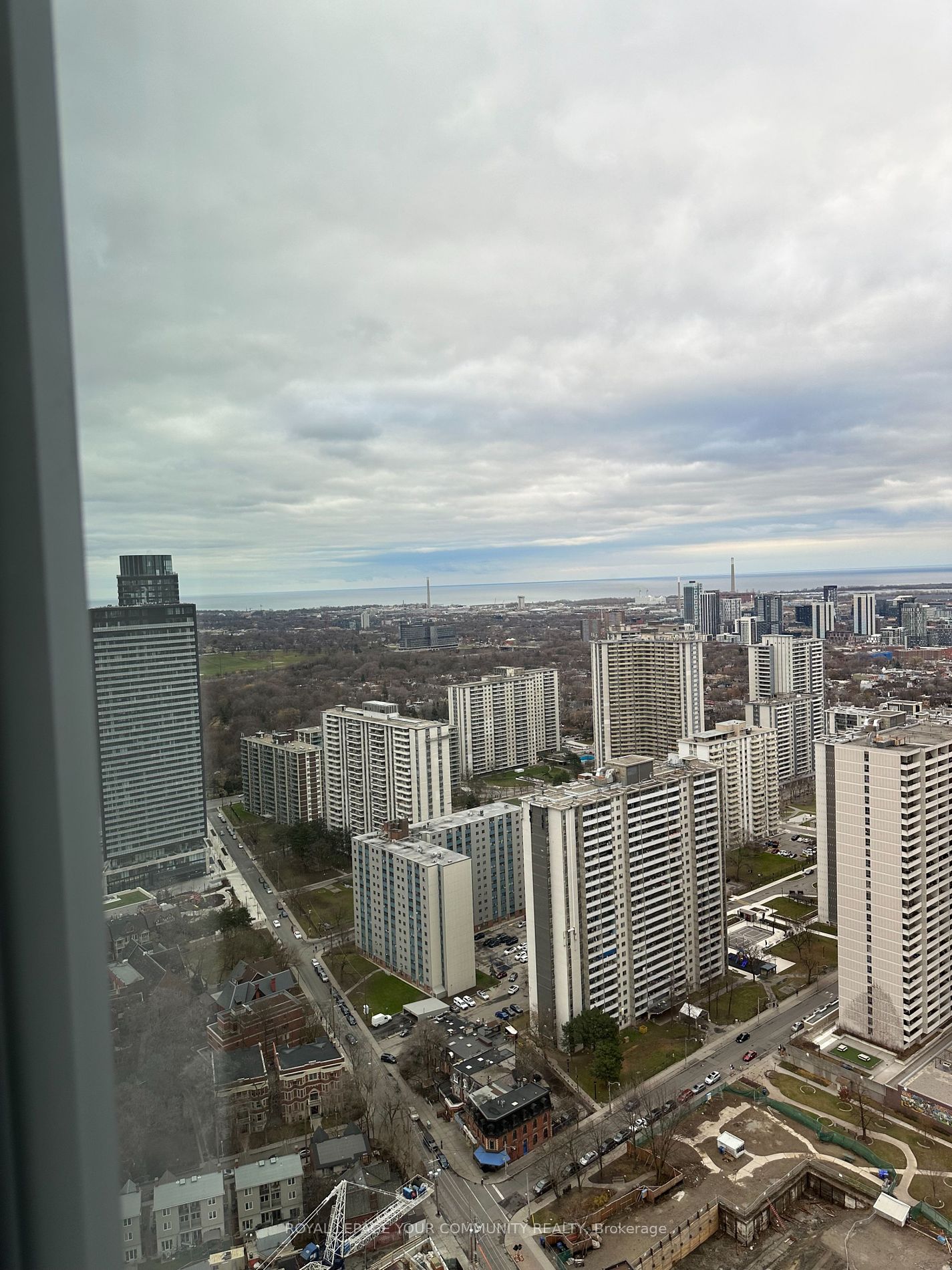395 Bloor St E, #4001