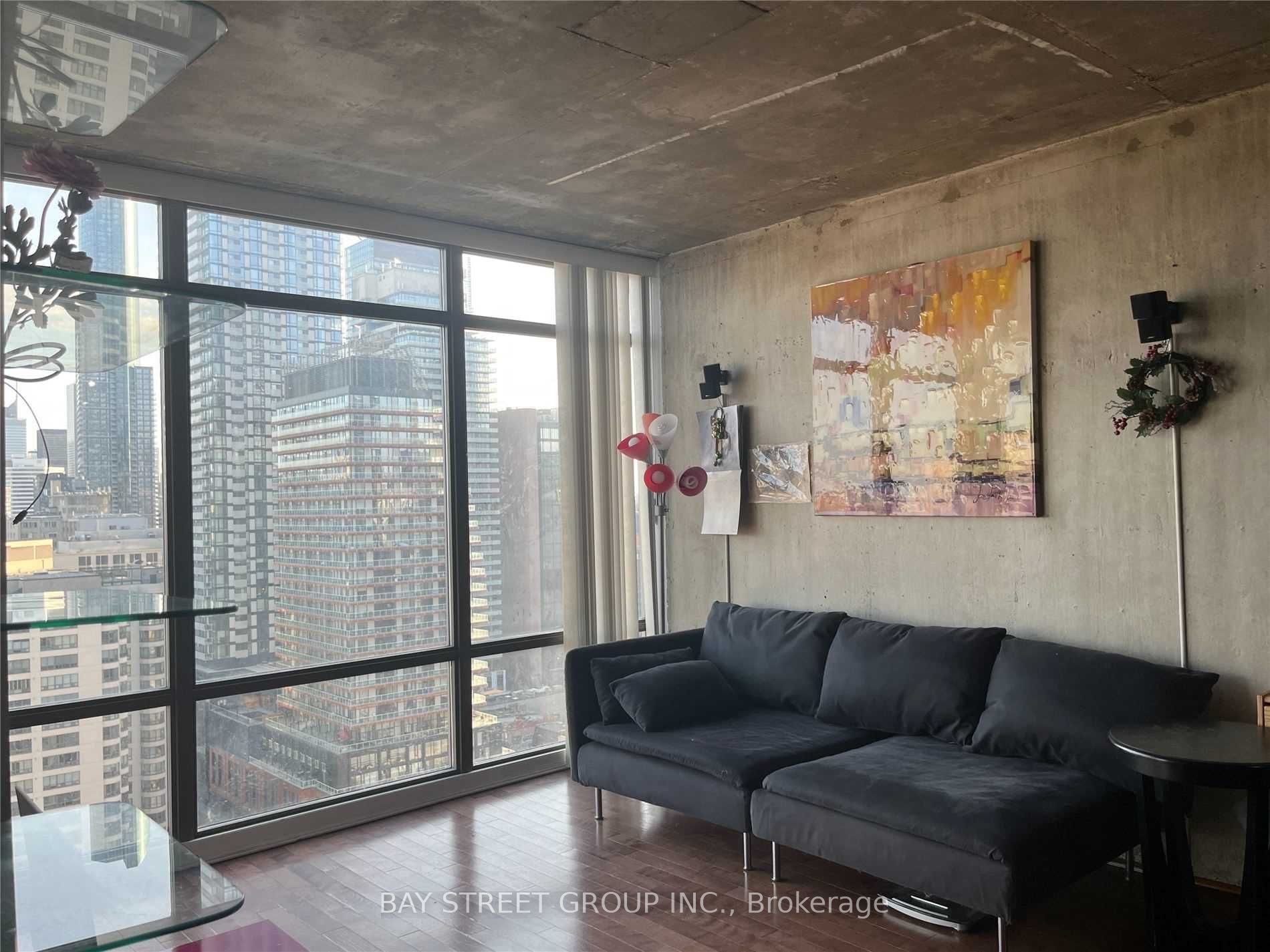 22 Wellesley Street E #2102