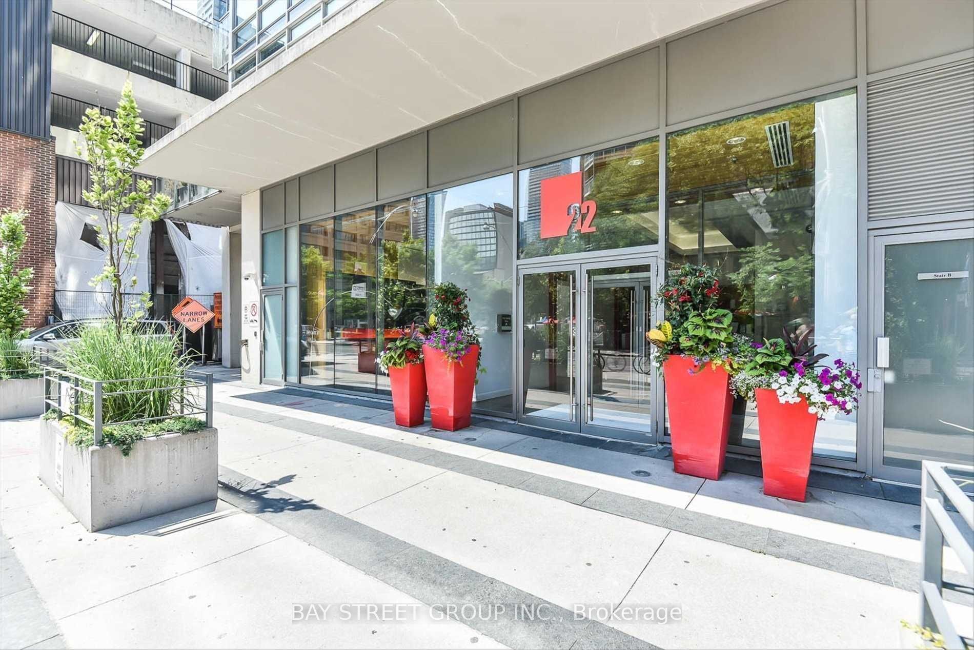 22 Wellesley Street E #2102