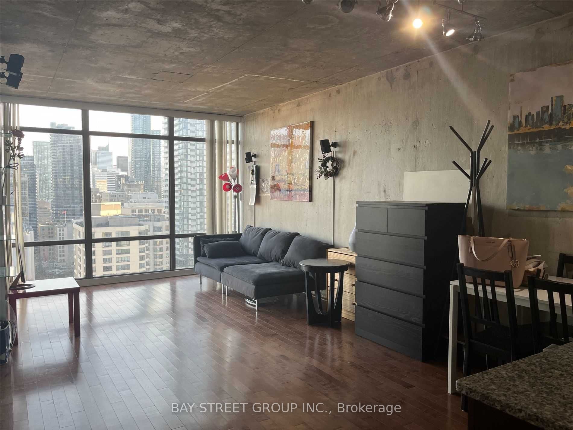 22 Wellesley Street E #2102