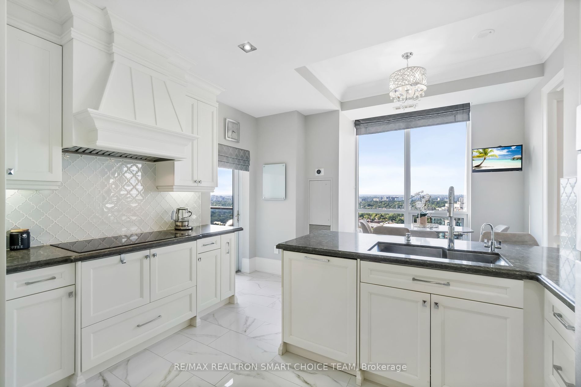 500 Doris Avenue, #LPH2819