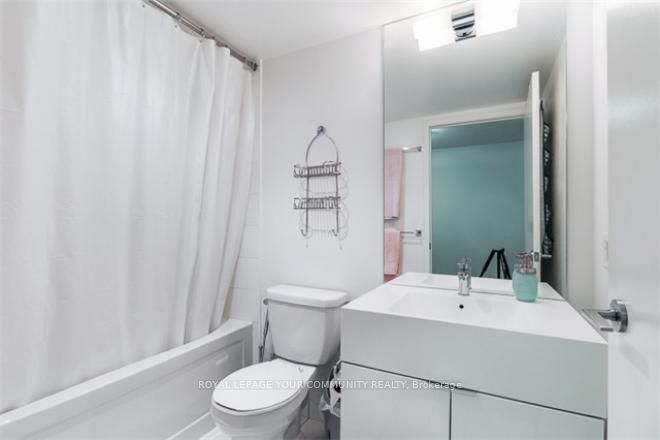 10 Capreol Court #902