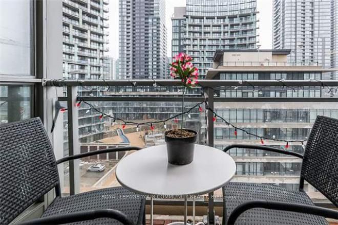 10 Capreol Court #902