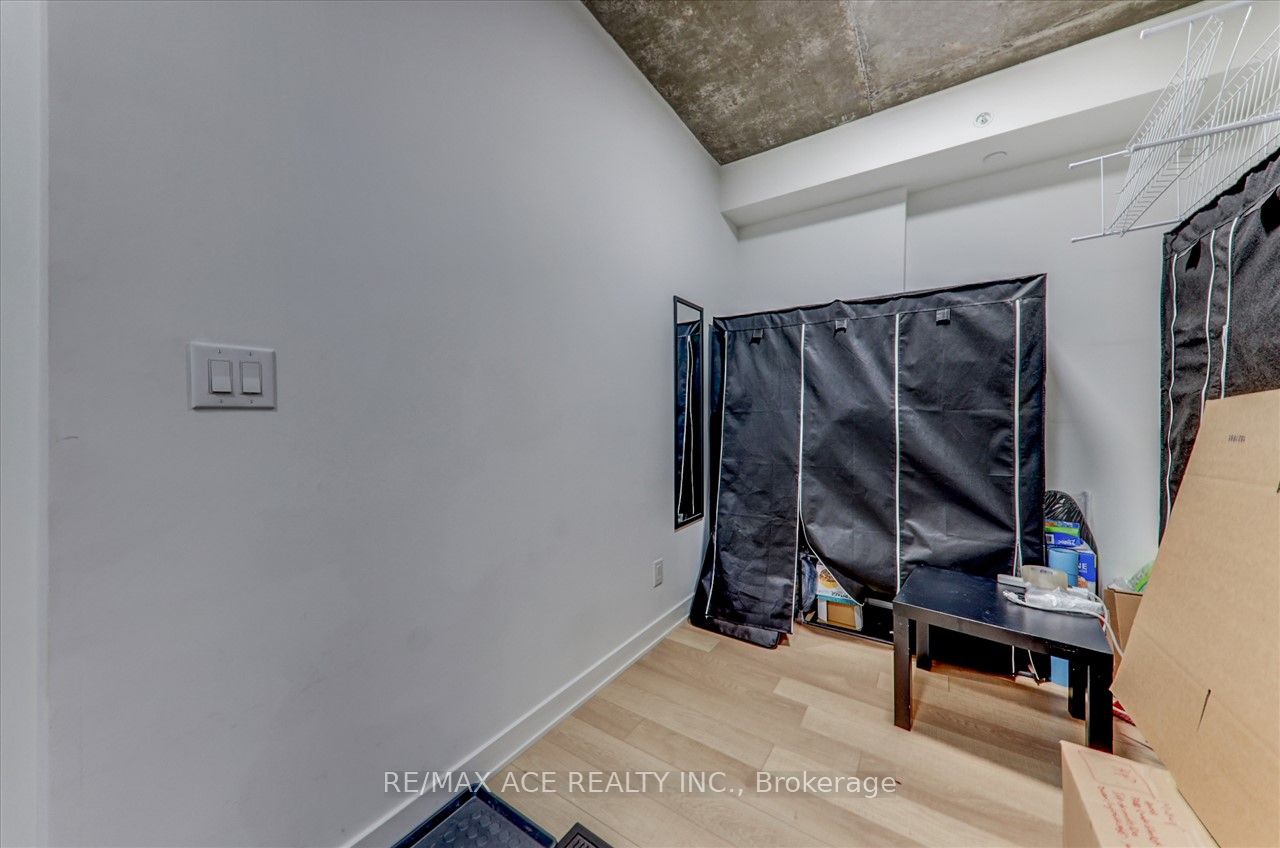 210 Simcoe Street, #1208