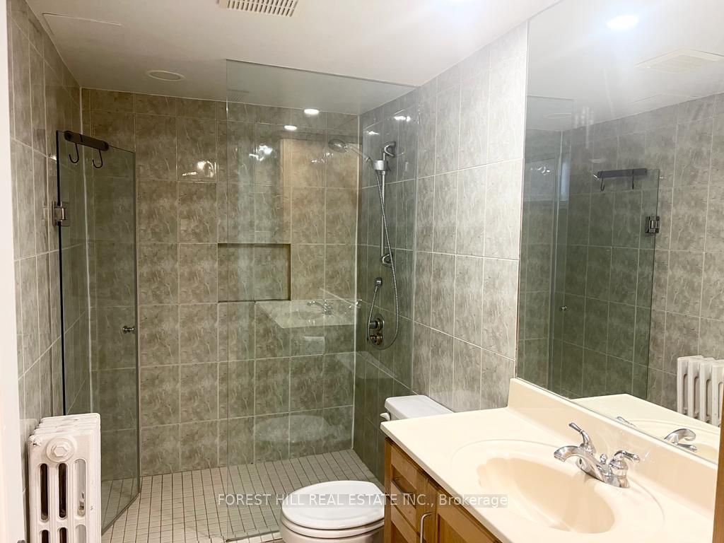 926 Avenue Rd, #Lower