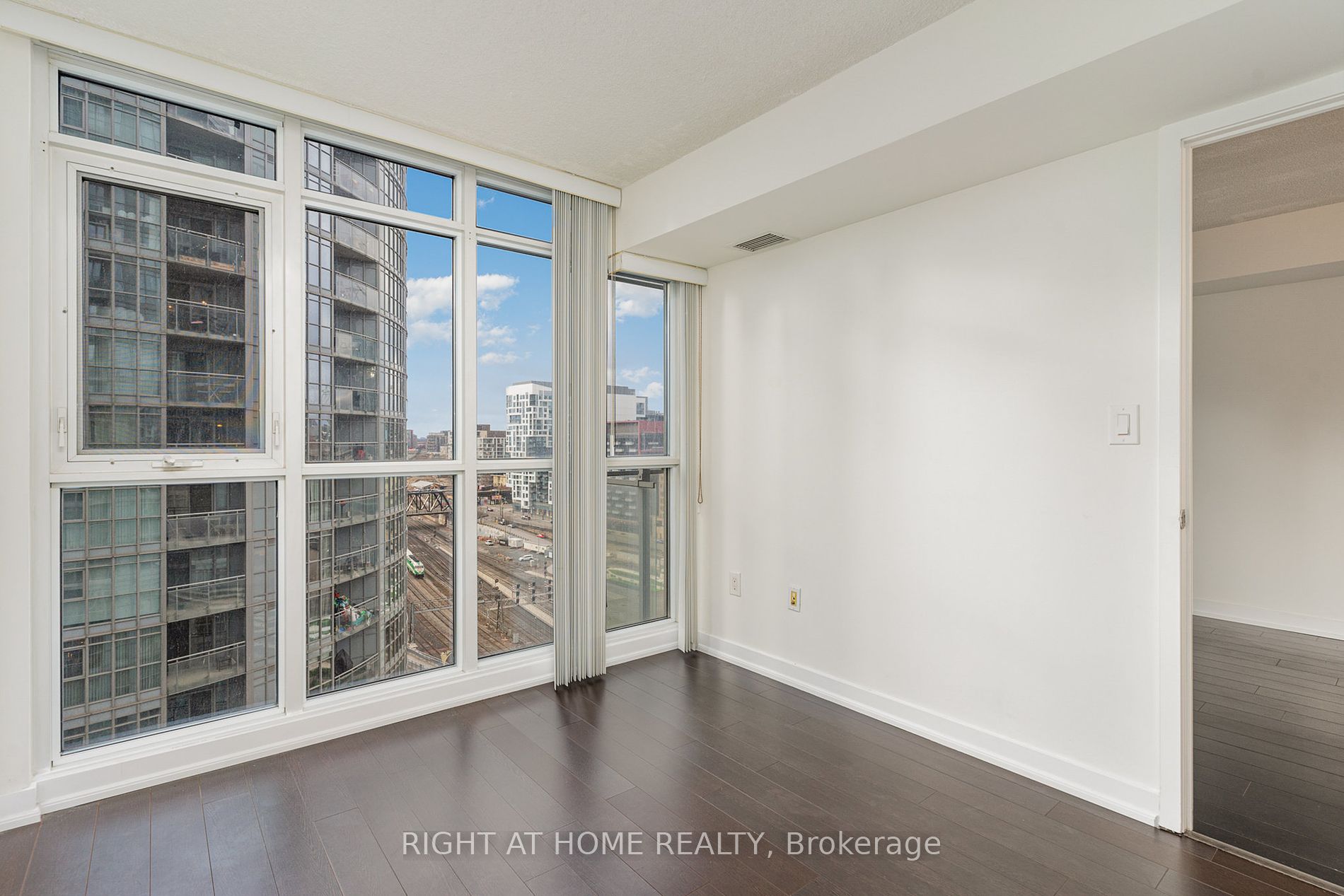 15 Iceboat Terrace, #1611