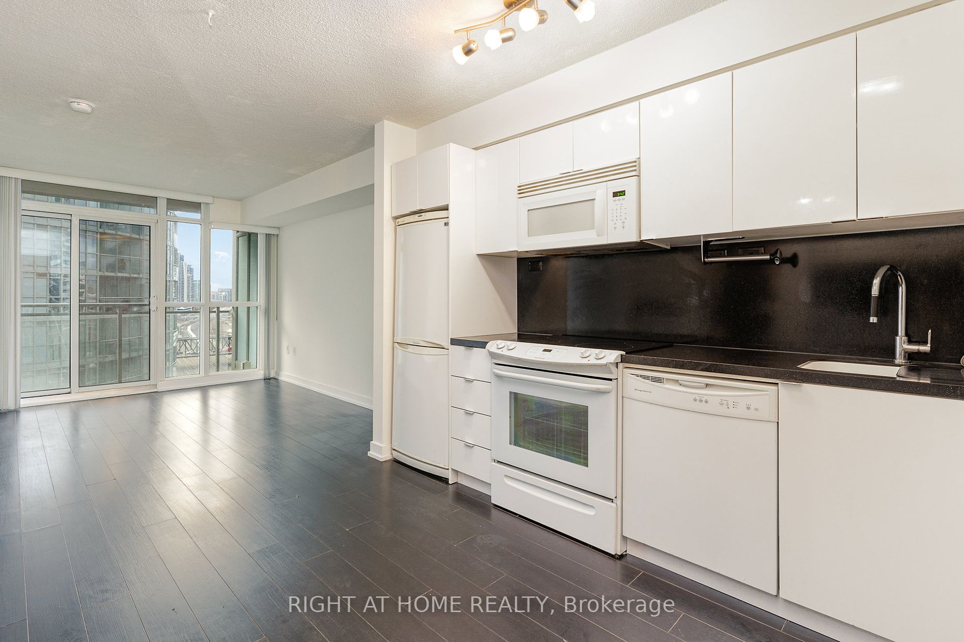 15 Iceboat Terrace, #1611