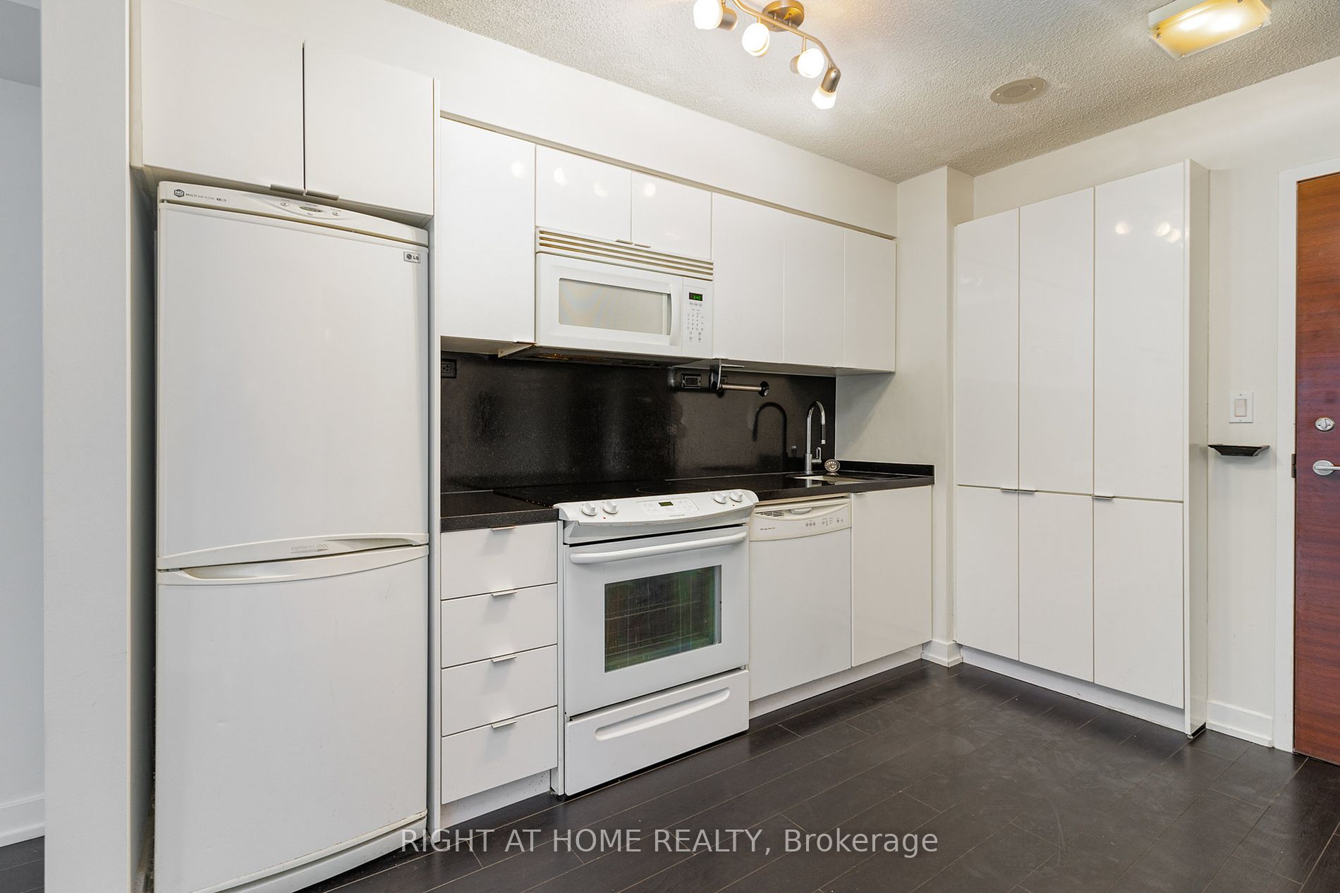 15 Iceboat Terrace, #1611