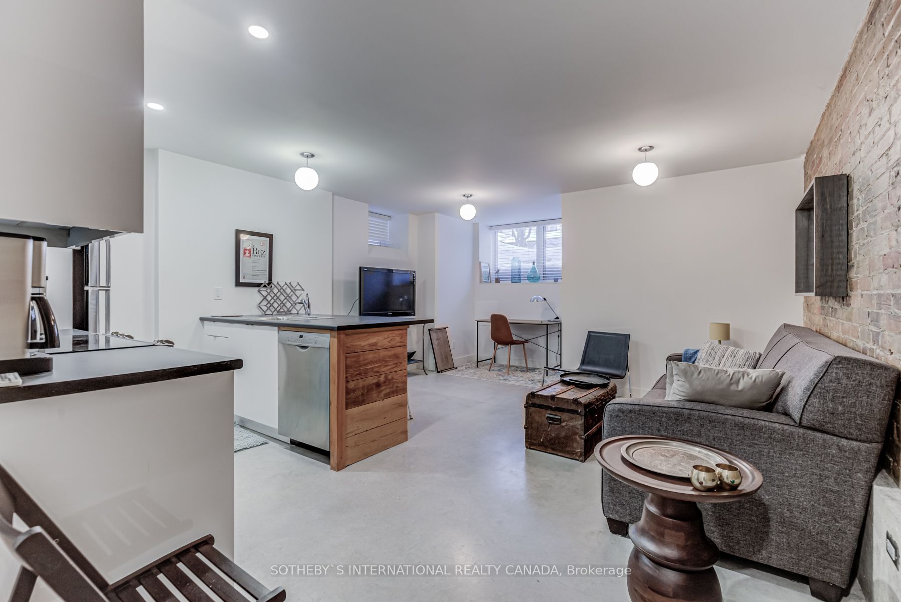 324 Markham Street #1