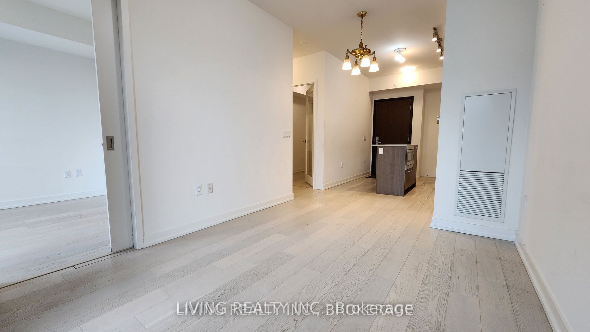 1 Yorkville Ave, #3607