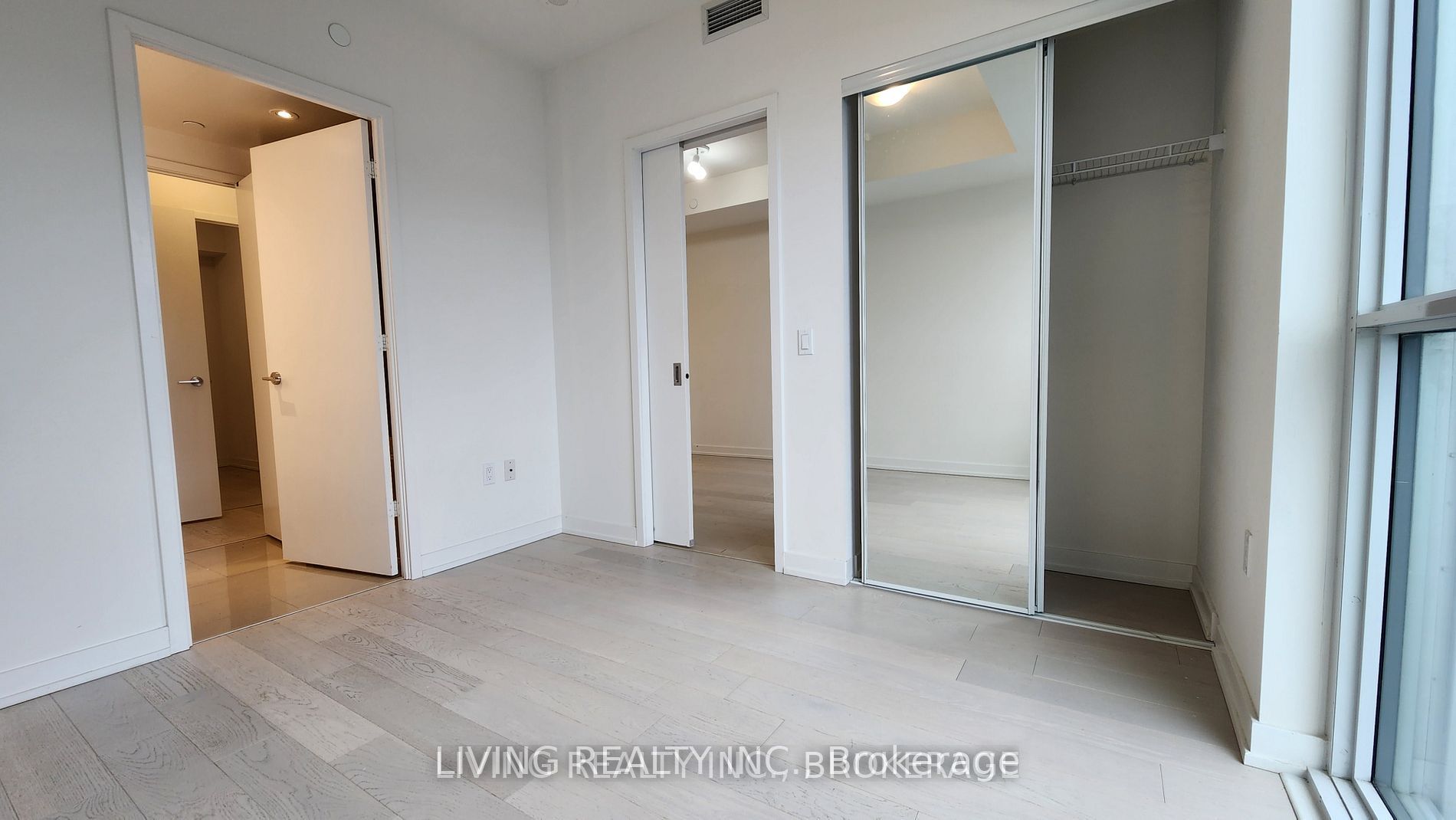 1 Yorkville Ave, #3607