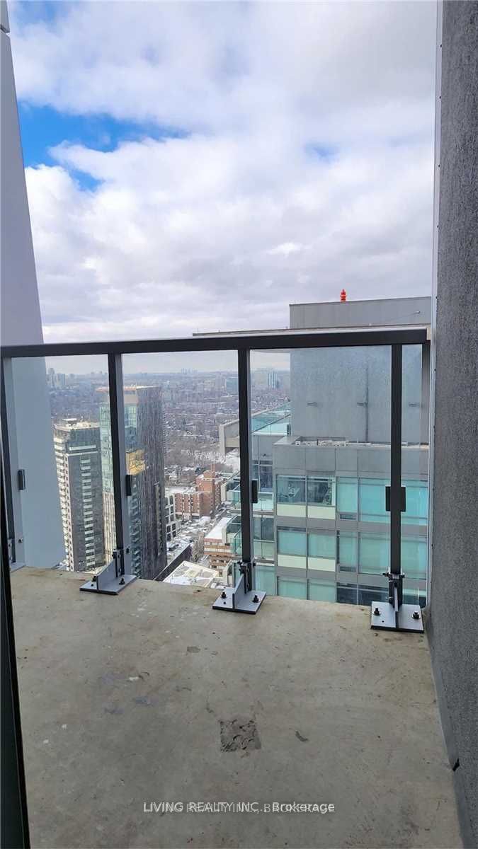1 Yorkville Ave, #3607