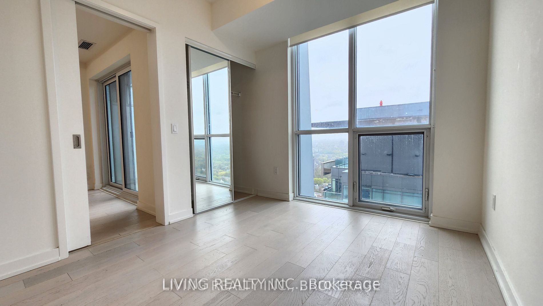 1 Yorkville Ave, #3607