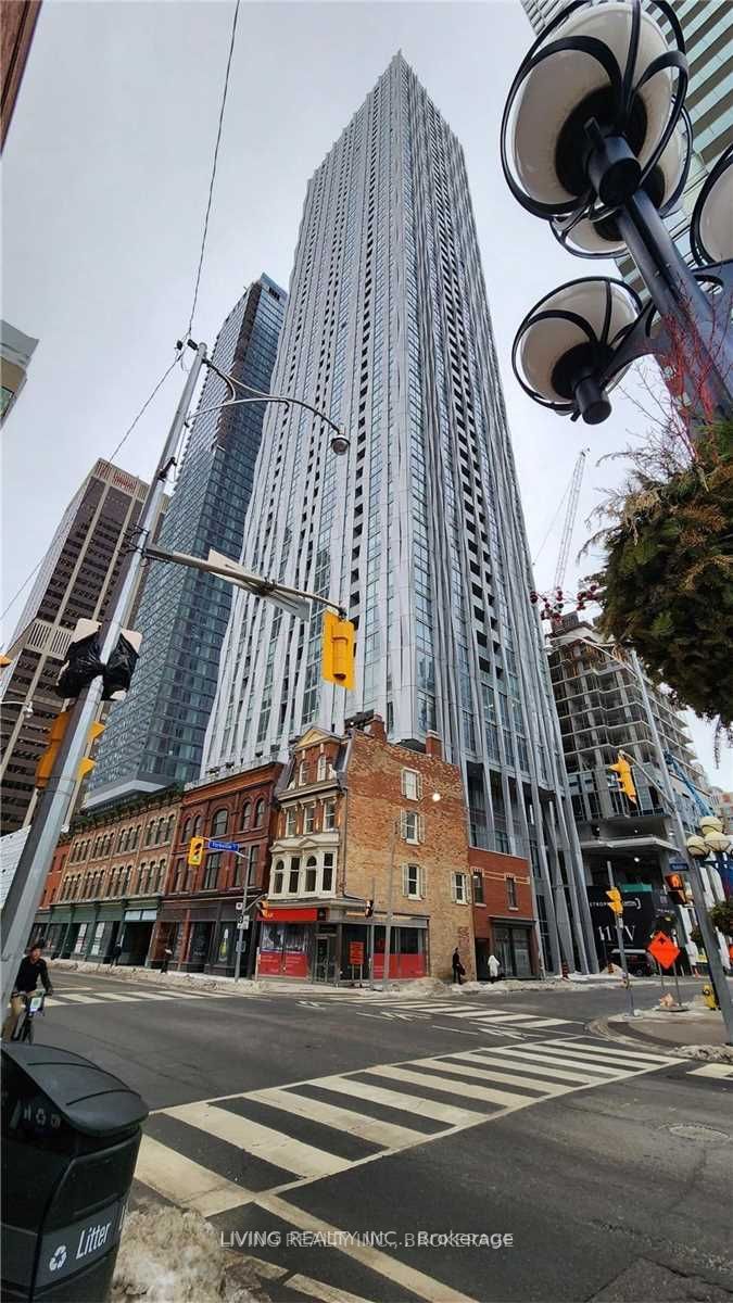 1 Yorkville Ave, #3607