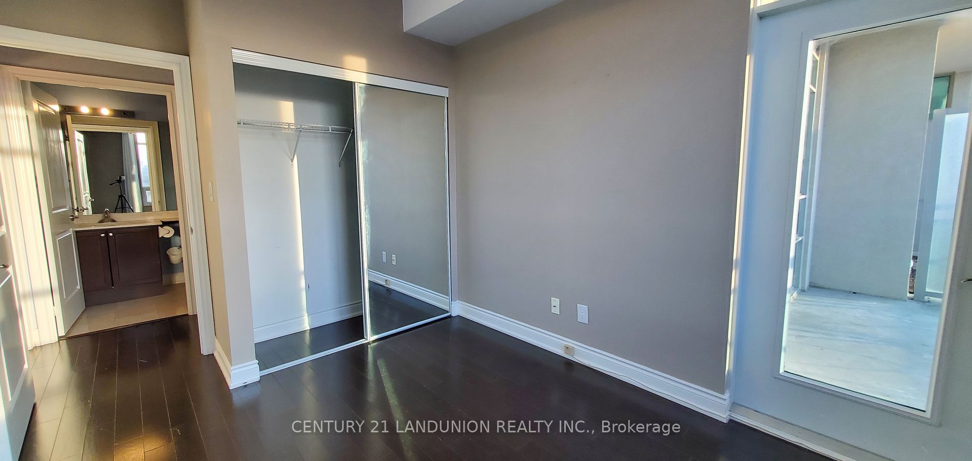 10 Bloorview Pl, #911