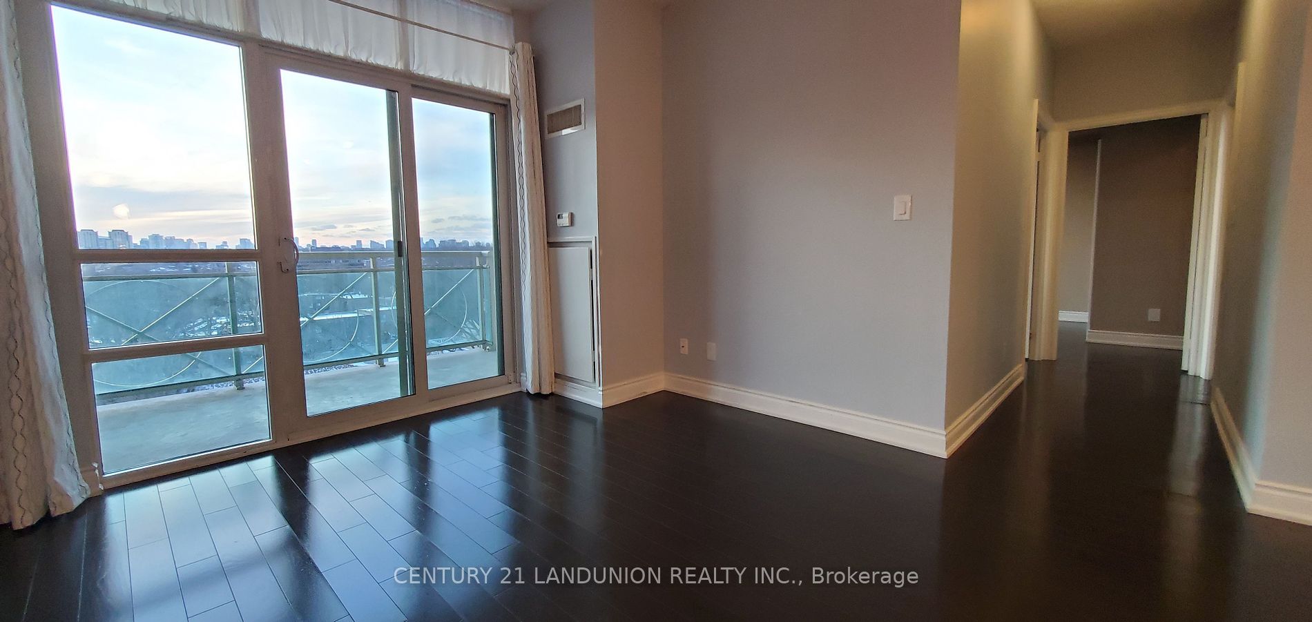 10 Bloorview Pl, #911