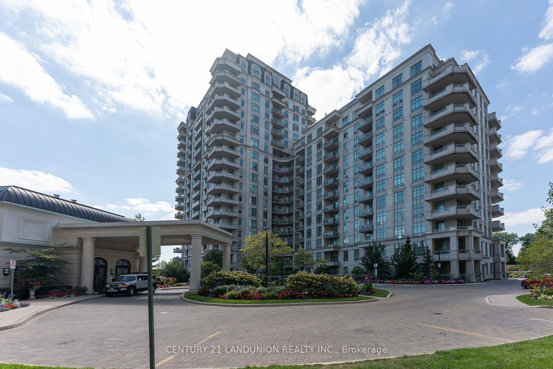 10 Bloorview Pl, #911