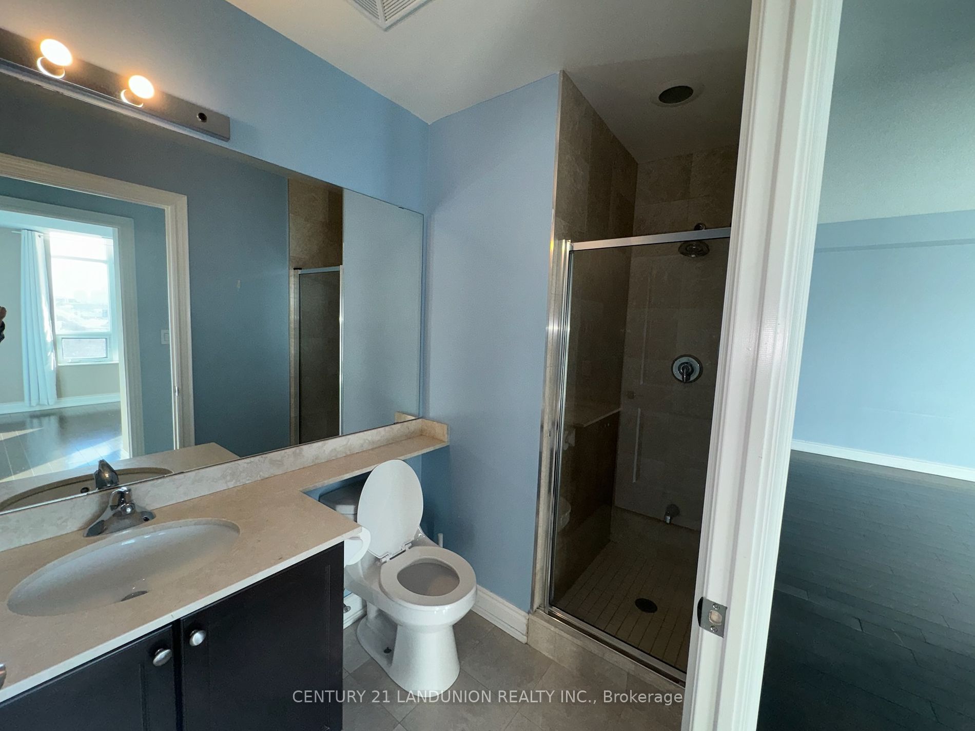 10 Bloorview Pl, #911