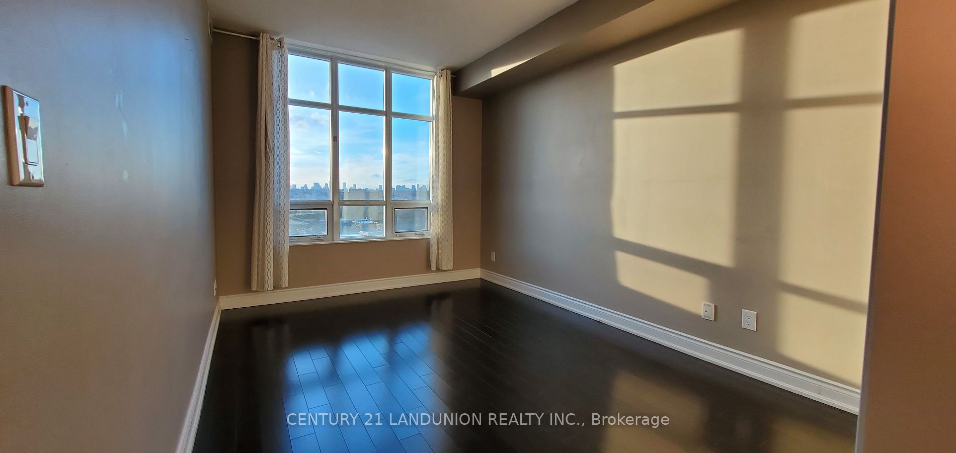 10 Bloorview Pl, #911