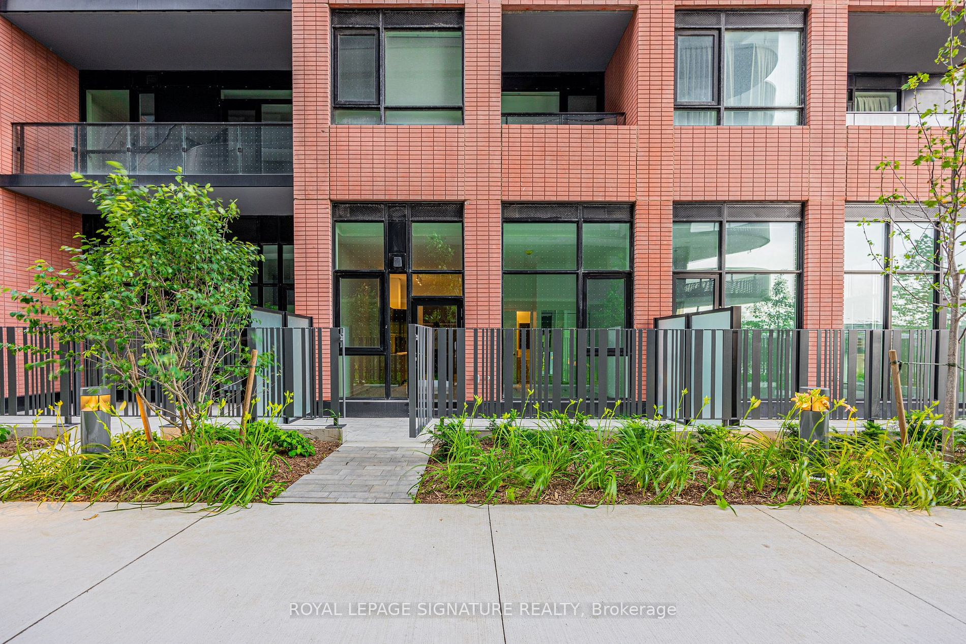 8 Tippett Road #105