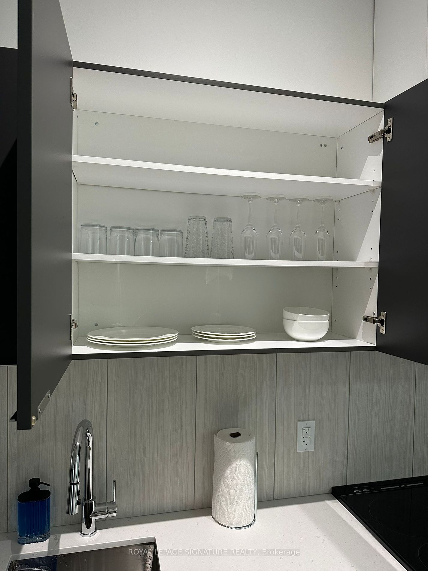 8 Tippett Road #105