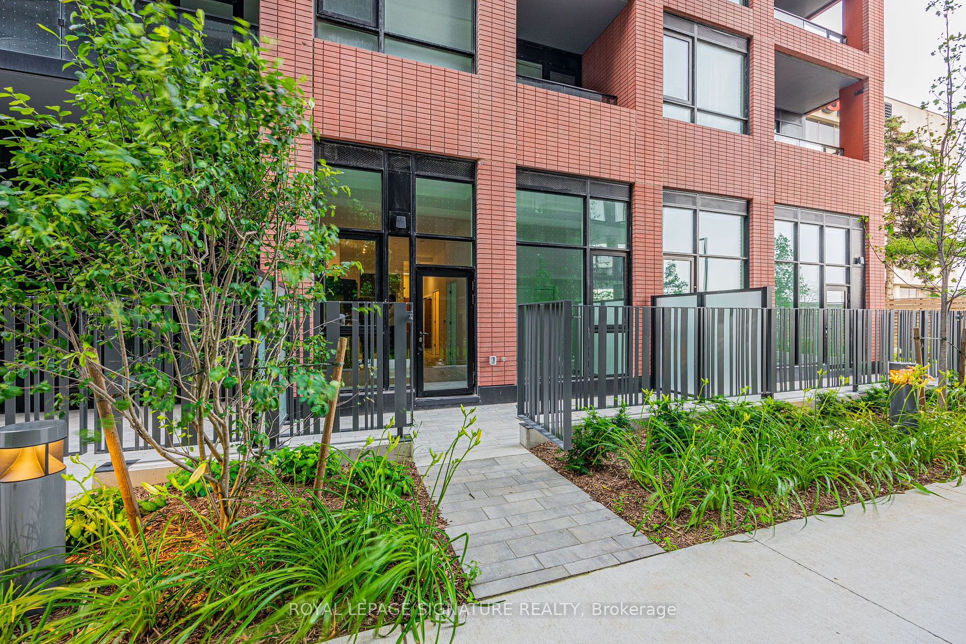 8 Tippett Road #105