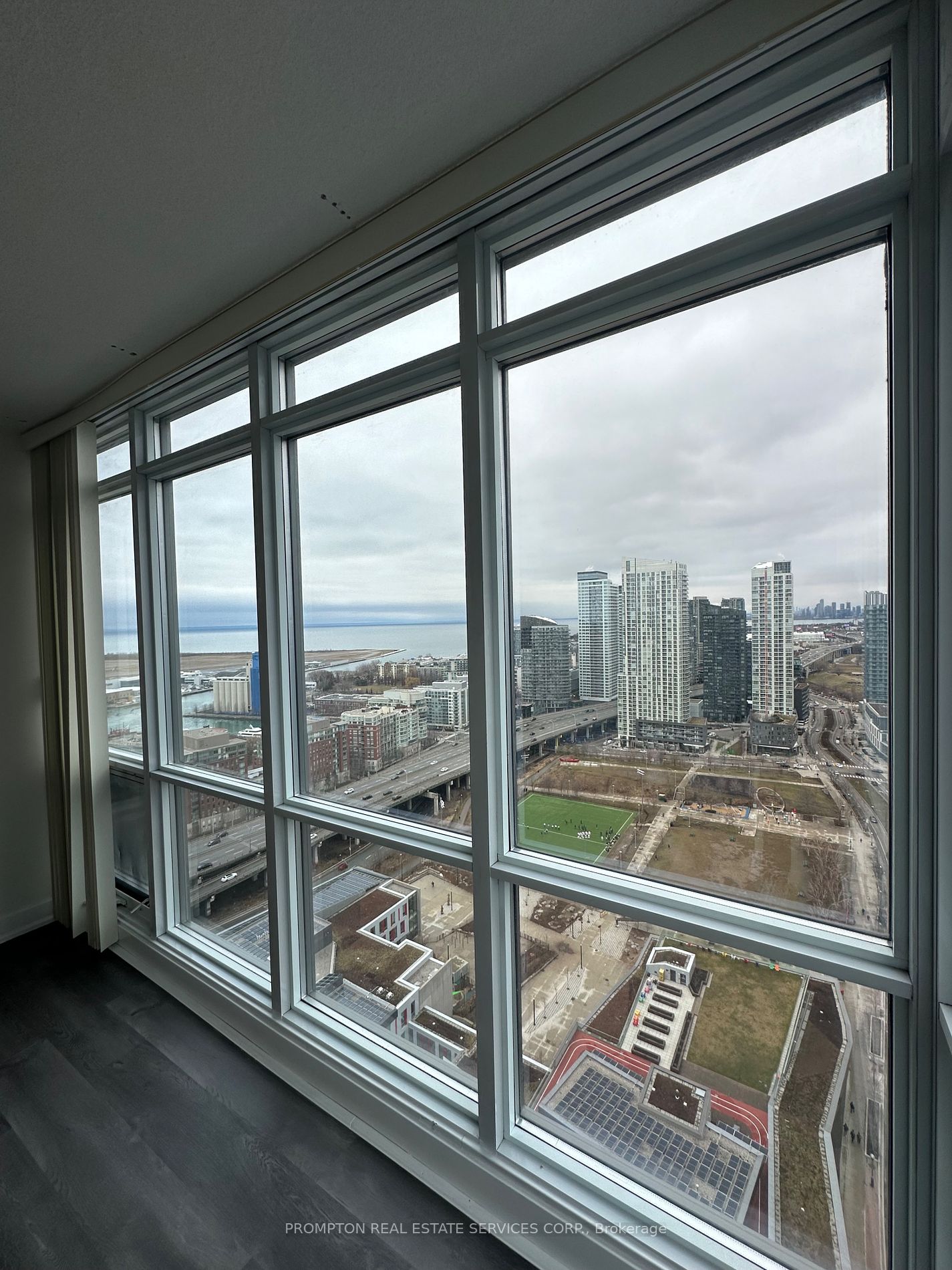 15 Fort York Blvd, #3703