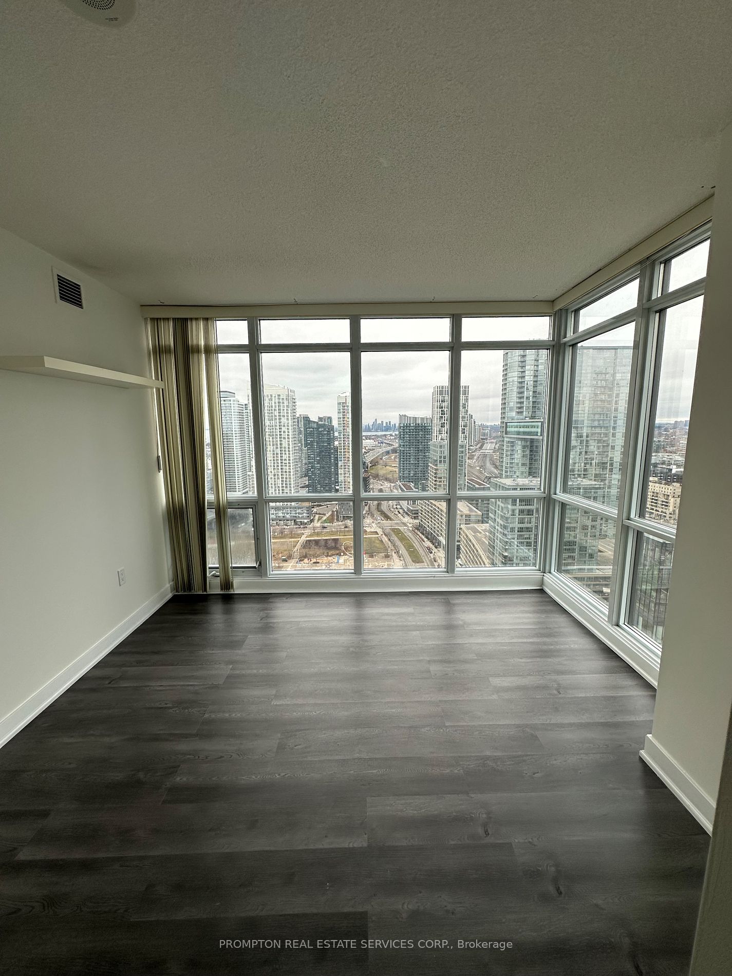 15 Fort York Blvd, #3703
