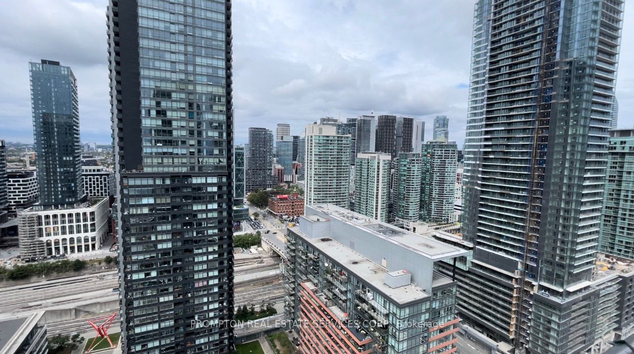 15 Fort York Blvd, #3703