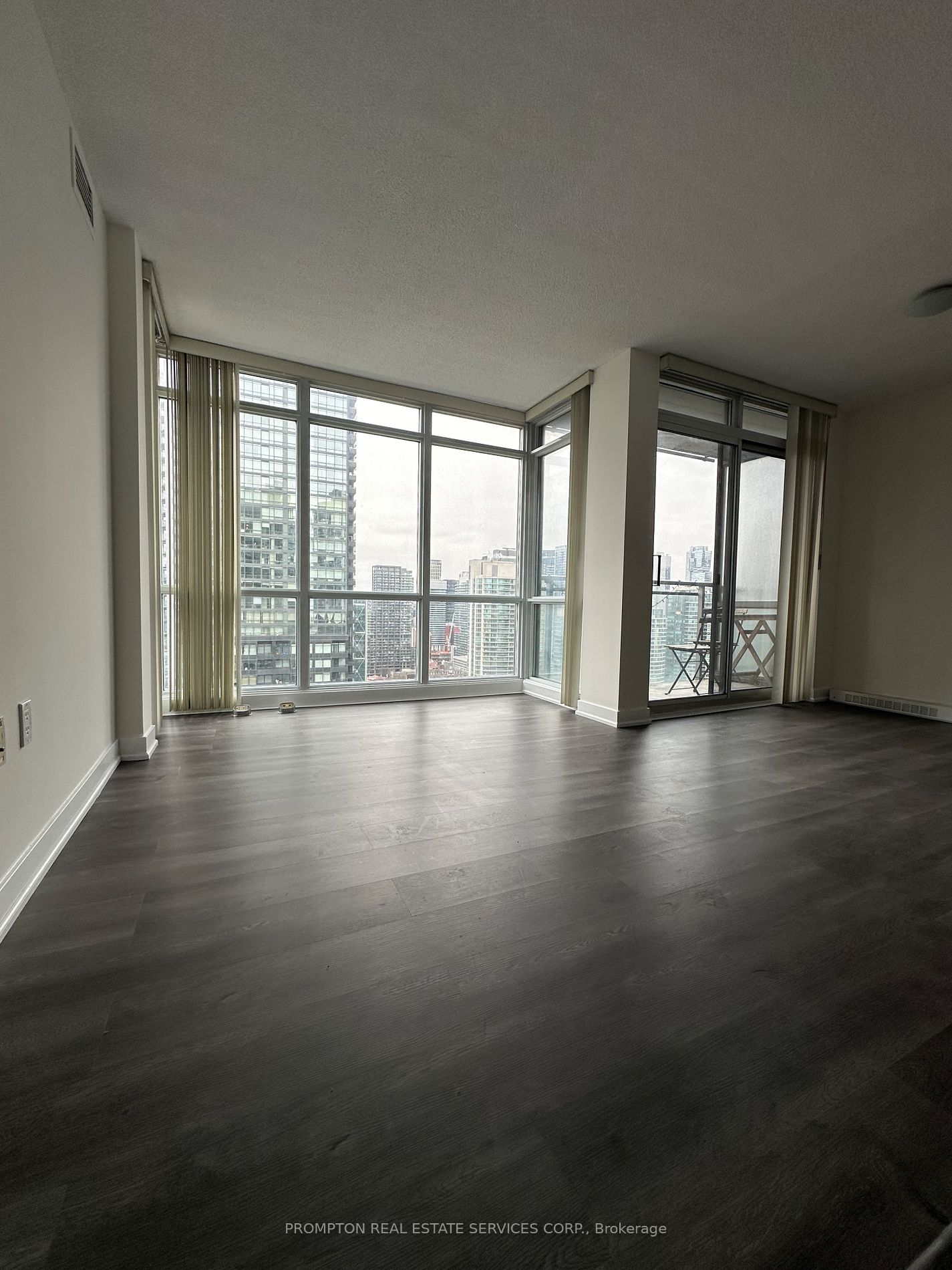15 Fort York Blvd, #3703