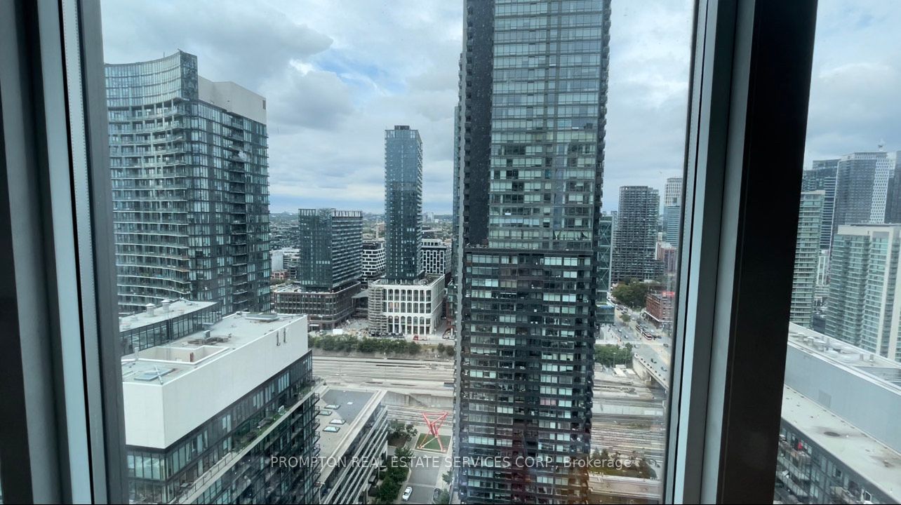 15 Fort York Blvd, #3703