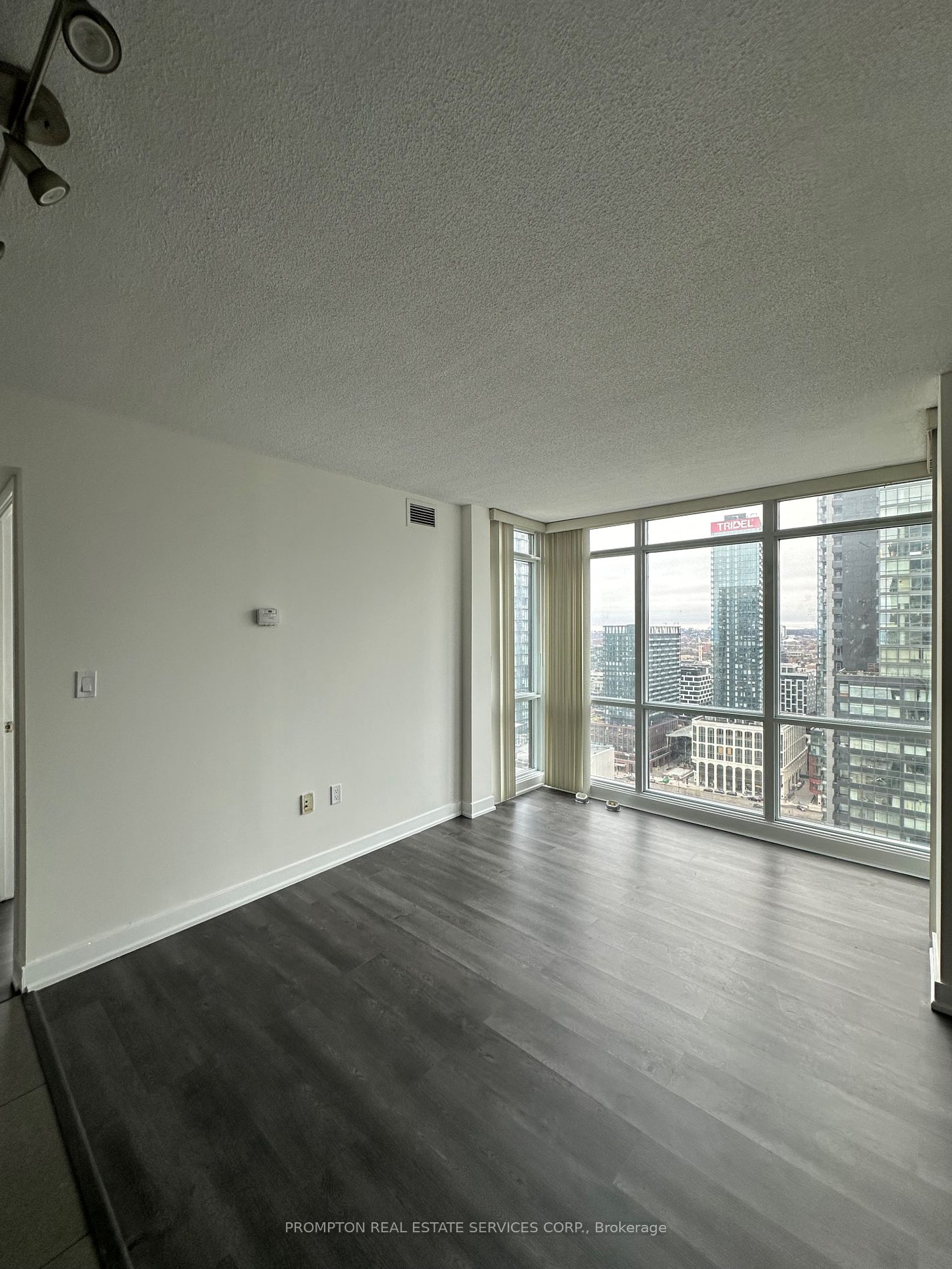 15 Fort York Blvd, #3703